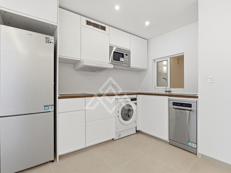 Biuro na sprzedaż w Marbella z basenem - 235 000 € (Ref: 10086010)