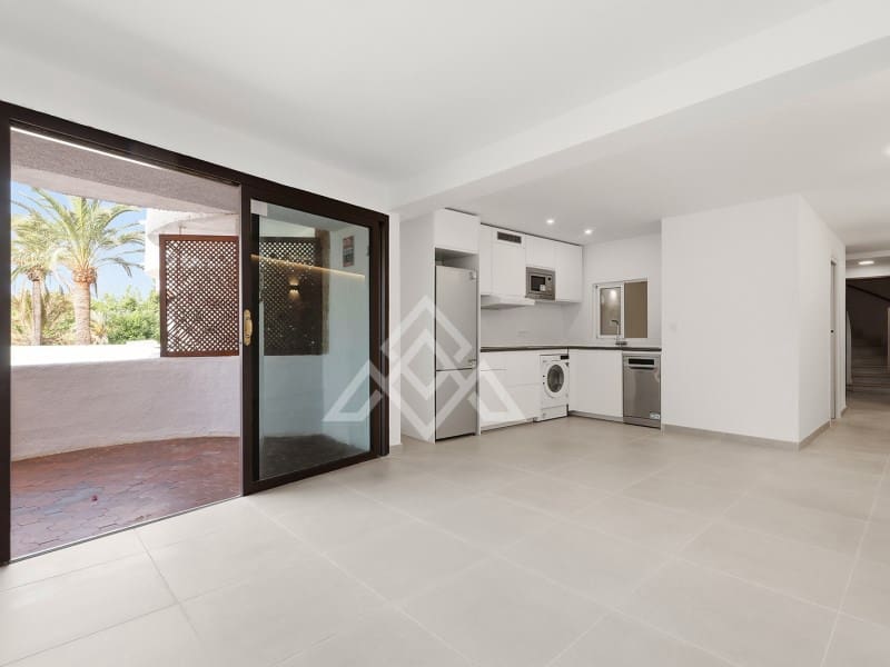 Biuro na sprzedaż w Marbella z basenem - 235 000 € (Ref: 10086010)