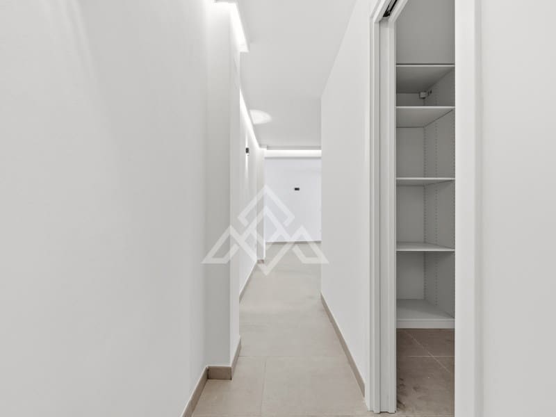 Biuro na sprzedaż w Marbella z basenem - 235 000 € (Ref: 10086010)