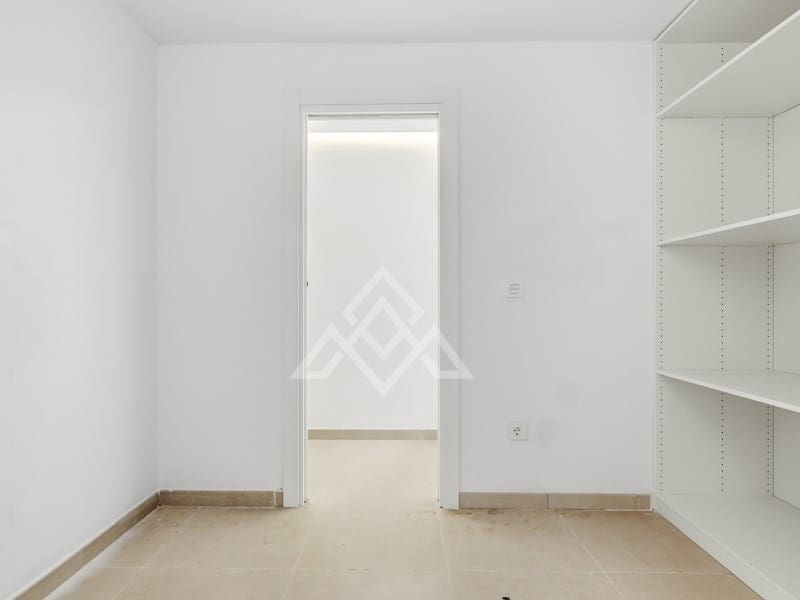 Biuro na sprzedaż w Marbella z basenem - 235 000 € (Ref: 10086010)