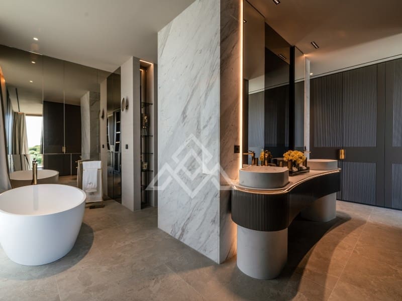 6 slaapkamer Villa te koop in Sotogrande met zwembad garage - € 7.950.000 (Ref: 10089488)