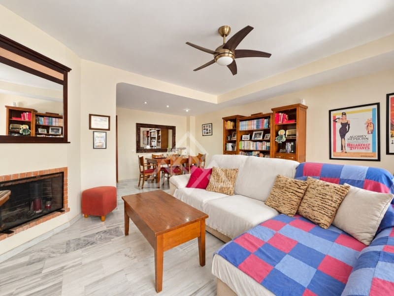3 chambre Maison de Ville à vendre à Marbella avec garage - 550 000 € (Ref: 10094462)