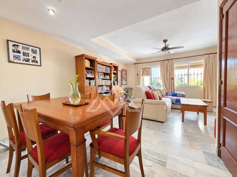 3 chambre Maison de Ville à vendre à Marbella avec garage - 550 000 € (Ref: 10094462)