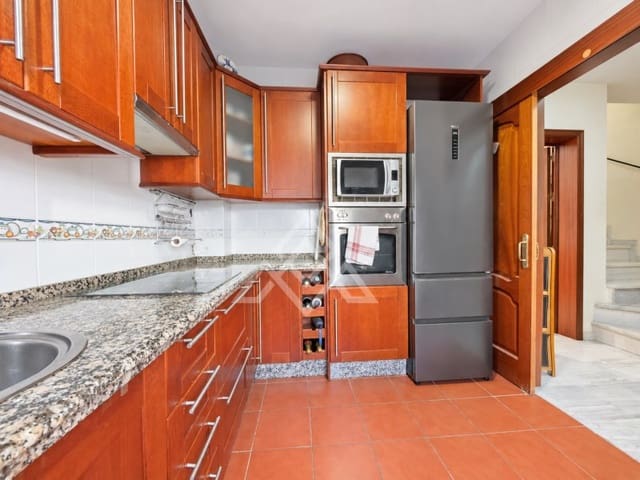 3 soveværelse Byhus til salg i Bello Horizonte - Lindasol, Marbella med garage - € 550.000 (Ref: 10094462)