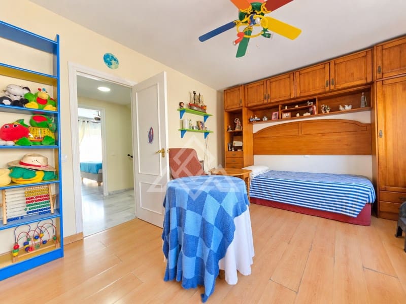 3 chambre Maison de Ville à vendre à Marbella avec garage - 550 000 € (Ref: 10094462)
