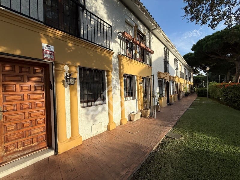 3 soveværelse Byhus til salg i Elviria med swimmingpool - € 497.000 (Ref: 10135964)