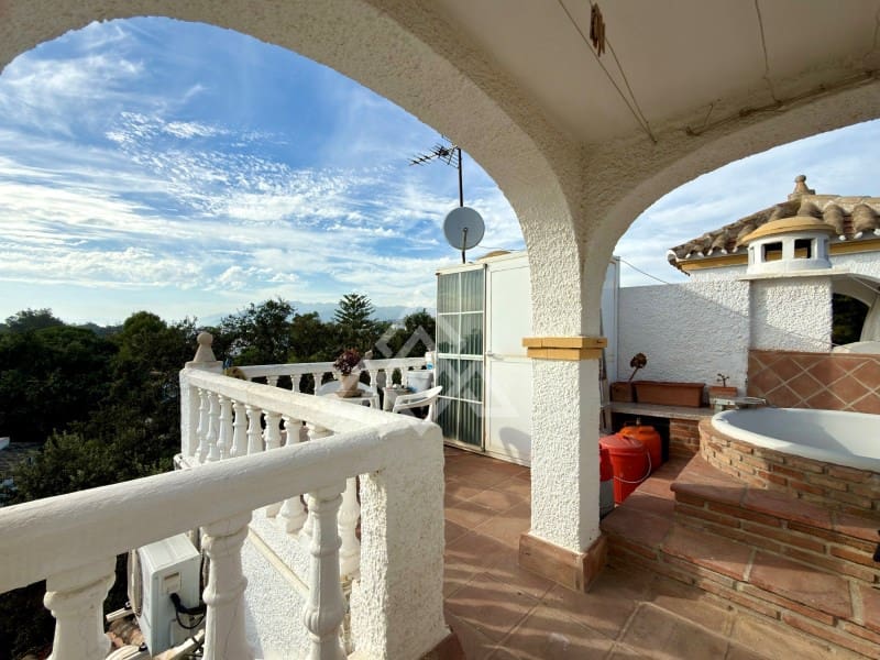 3 soveværelse Byhus til salg i Elviria med swimmingpool - € 497.000 (Ref: 10135964)