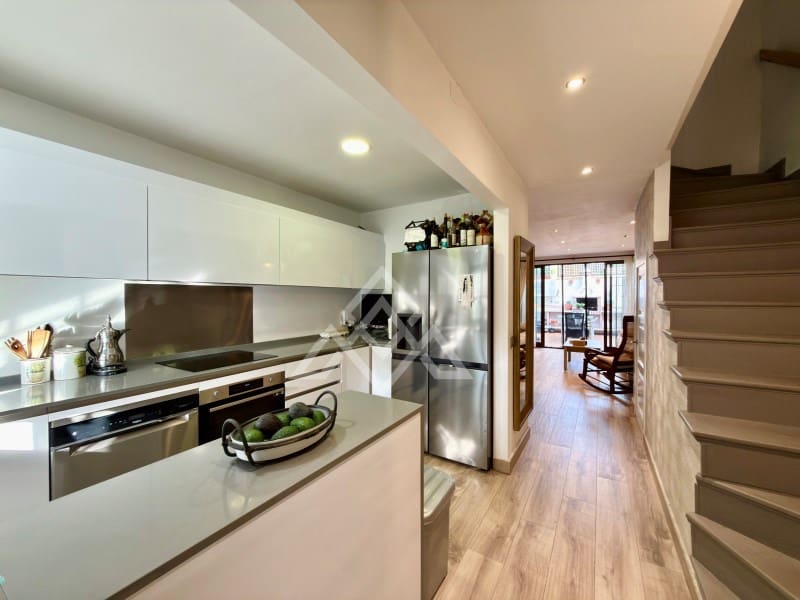 3 soveværelse Byhus til salg i Elviria med swimmingpool - € 497.000 (Ref: 10135964)