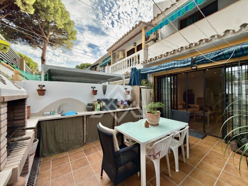 3 soveværelse Byhus til salg i Elviria med swimmingpool - € 497.000 (Ref: 10135964)