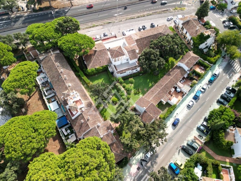 3 soveværelse Byhus til salg i Elviria med swimmingpool - € 497.000 (Ref: 10135964)