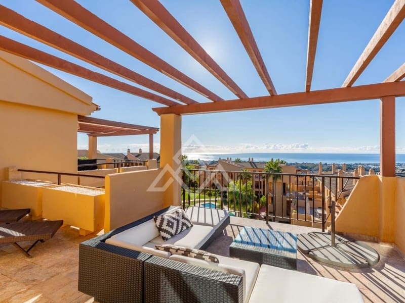 2 quarto Penthouse para venda em Benahavis com garagem - 630 000 € (Ref: 10135965)