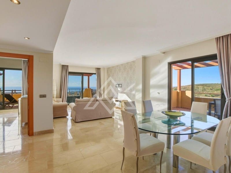 2 quarto Penthouse para venda em Benahavis com garagem - 630 000 € (Ref: 10135965)