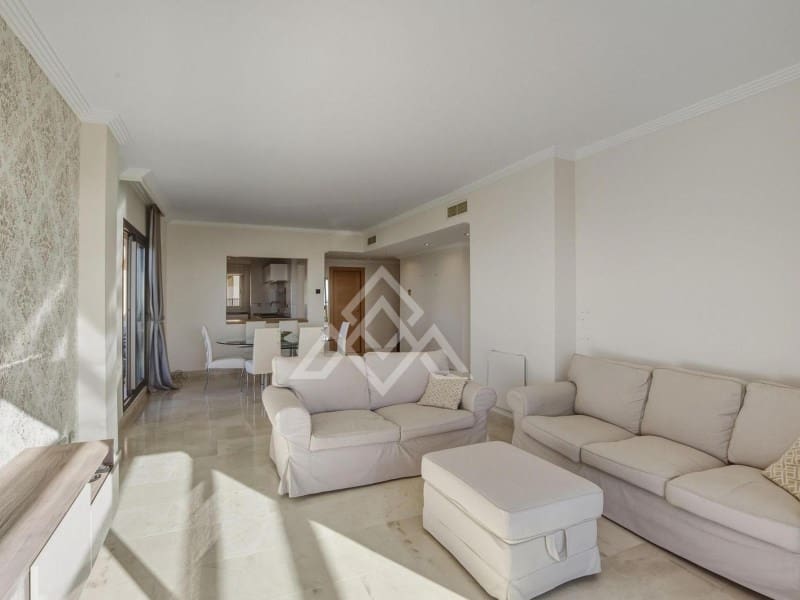 2 quarto Penthouse para venda em Benahavis com garagem - 630 000 € (Ref: 10135965)