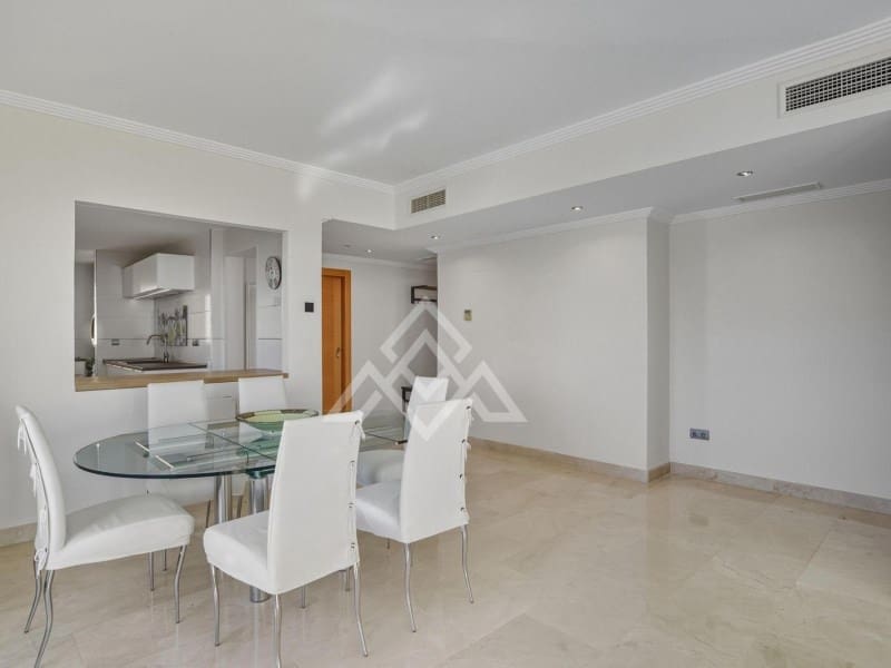 2 quarto Penthouse para venda em Benahavis com garagem - 630 000 € (Ref: 10135965)