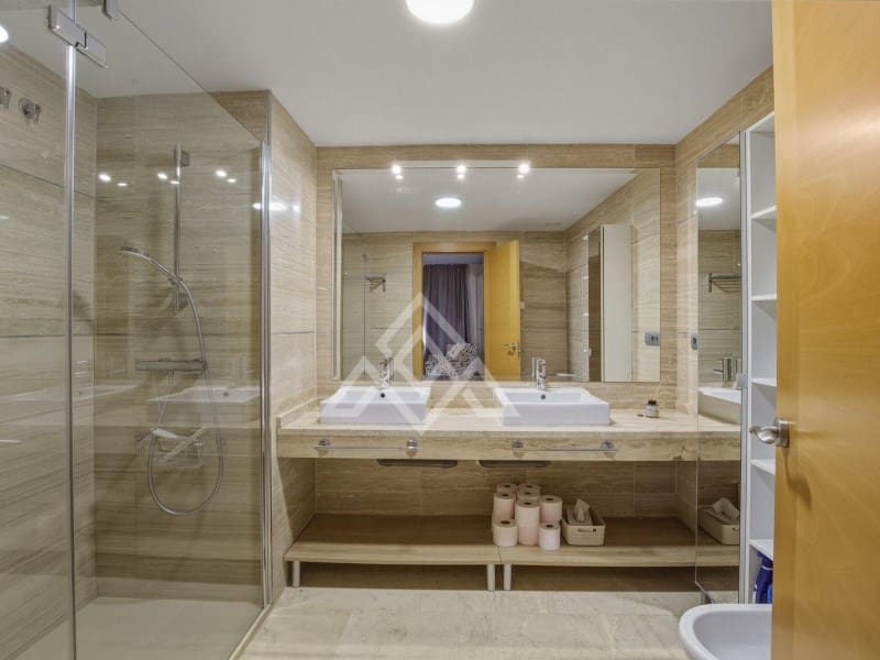 2 quarto Penthouse para venda em Benahavis com garagem - 630 000 € (Ref: 10135965)