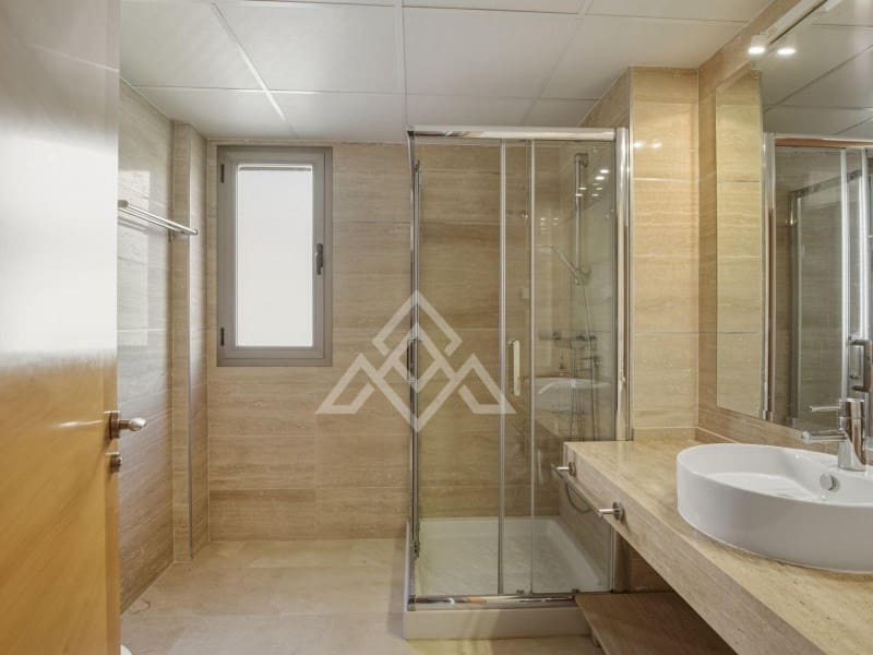 2 quarto Penthouse para venda em Benahavis com garagem - 630 000 € (Ref: 10135965)