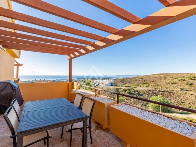 2 quarto Penthouse para venda em Benahavis com garagem - 630 000 € (Ref: 10135965)