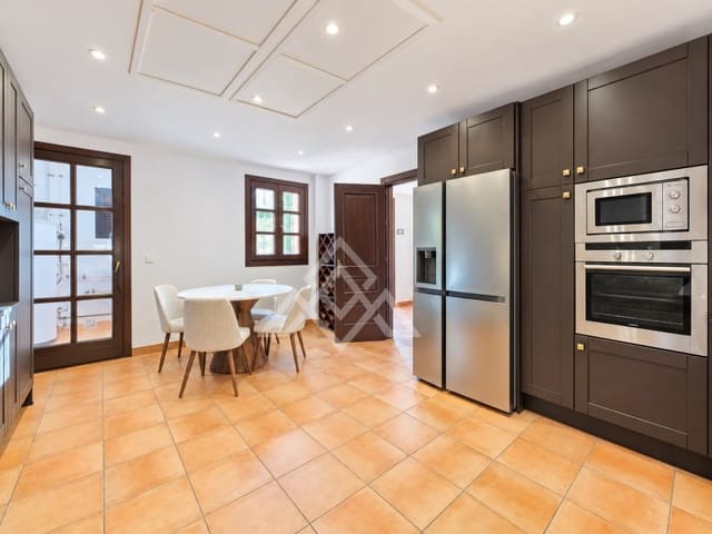 4 soveværelse Villa til salg i Sotogrande Alto, San Roque med swimmingpool garage - € 1.995.000 (Ref: 10161465)