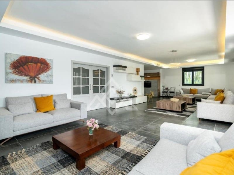 6 slaapkamer Villa te koop in Nueva Andalucia met zwembad garage - € 4.637.000 (Ref: 10166598)