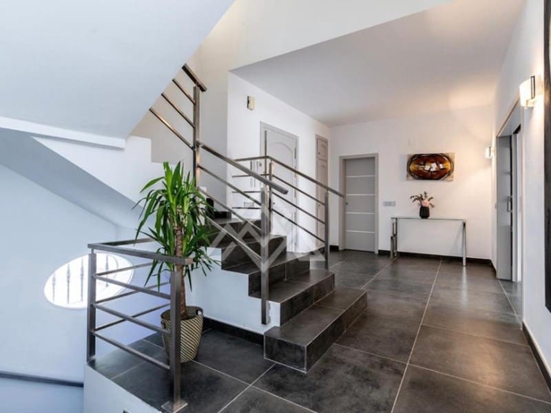 6 slaapkamer Villa te koop in Nueva Andalucia met zwembad garage - € 4.637.000 (Ref: 10166598)