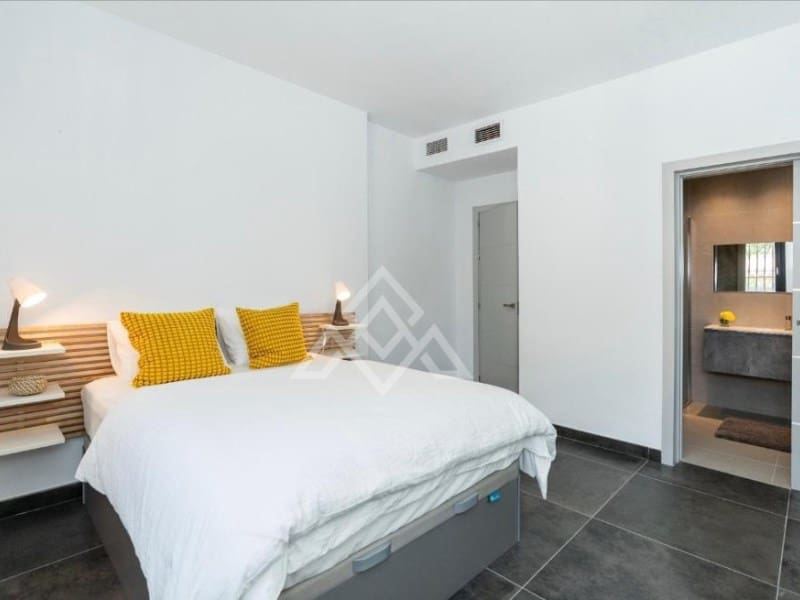 6 slaapkamer Villa te koop in Nueva Andalucia met zwembad garage - € 4.637.000 (Ref: 10166598)