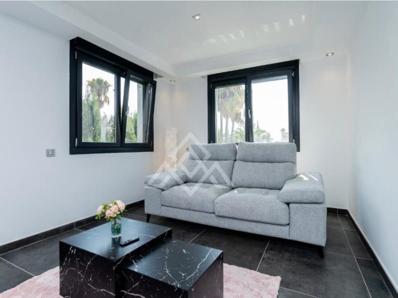 6 slaapkamer Villa te koop in Nueva Andalucia met zwembad garage - € 4.637.000 (Ref: 10166598)