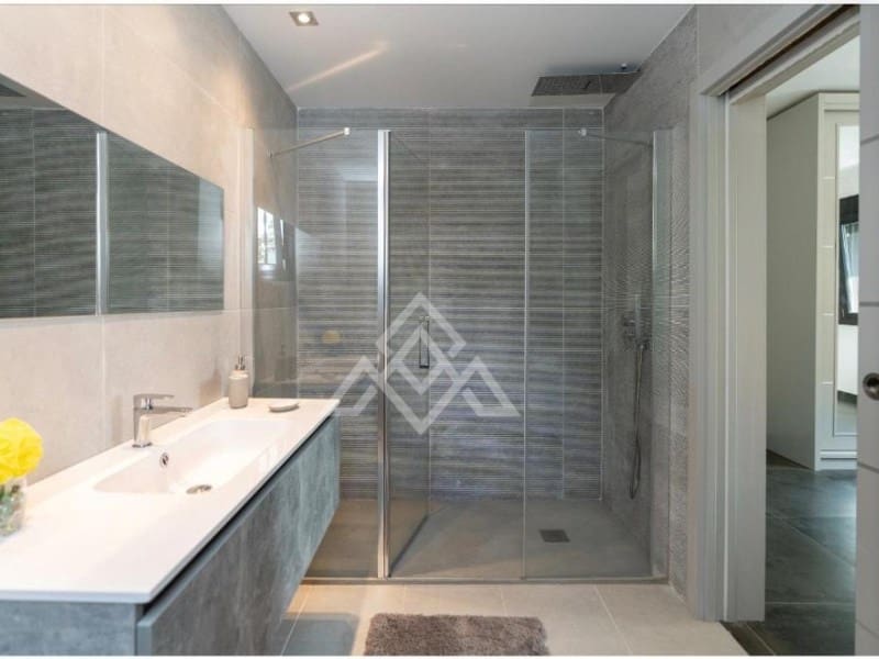 6 slaapkamer Villa te koop in Nueva Andalucia met zwembad garage - € 4.637.000 (Ref: 10166598)