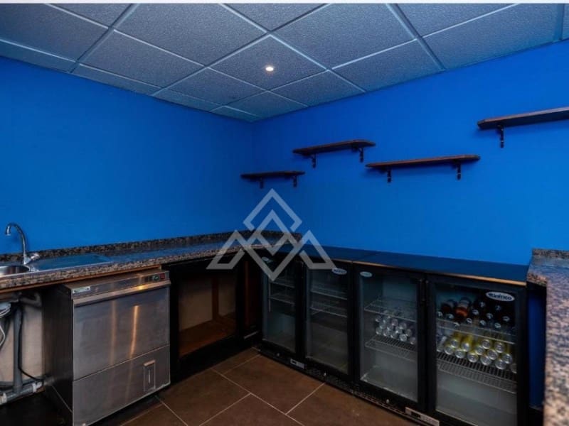 6 slaapkamer Villa te koop in Nueva Andalucia met zwembad garage - € 4.637.000 (Ref: 10166598)