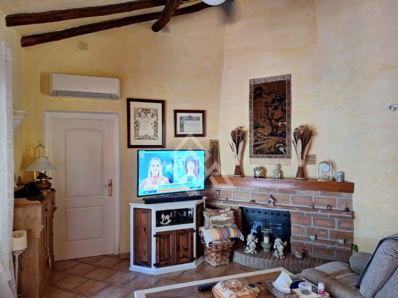 2 bedroom Villa for sale in Benahavis with garage - € 795,000 (Ref: 10166600)