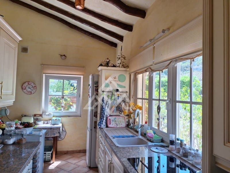 2 bedroom Villa for sale in Benahavis with garage - € 795,000 (Ref: 10166600)