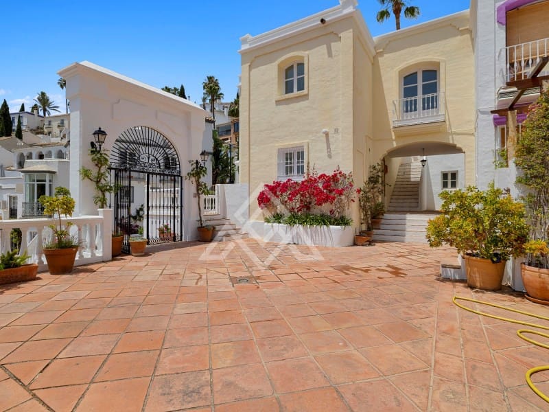 3 bedroom Townhouse for sale in La Quinta - € 550,000 (Ref: 10166601)