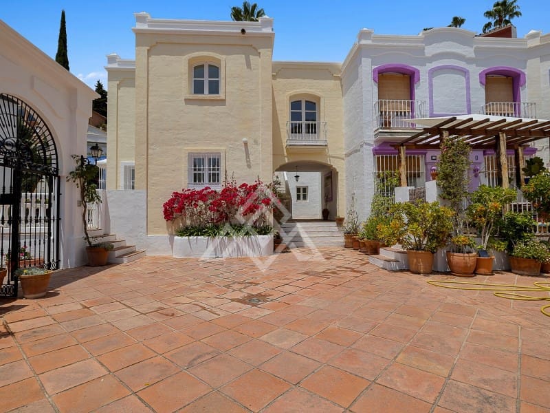 3 bedroom Townhouse for sale in La Quinta - € 550,000 (Ref: 10166601)