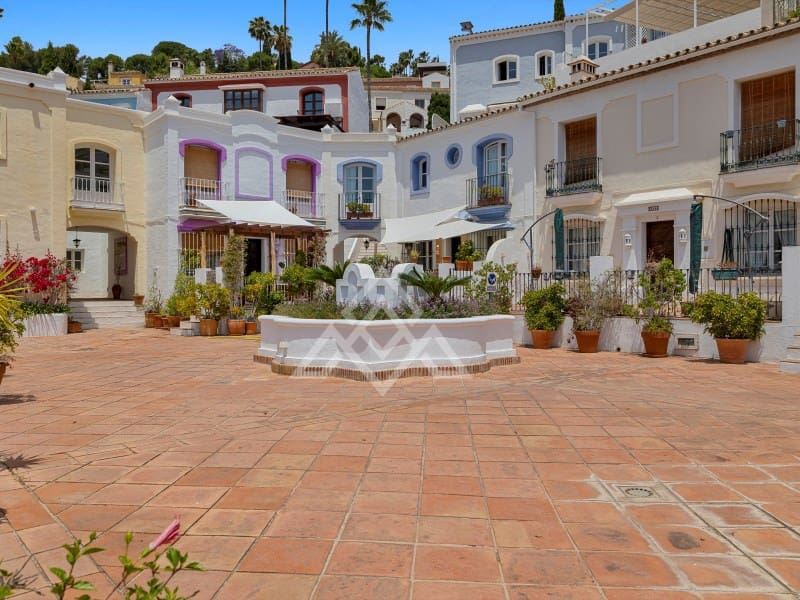 3 bedroom Townhouse for sale in La Quinta - € 550,000 (Ref: 10166601)