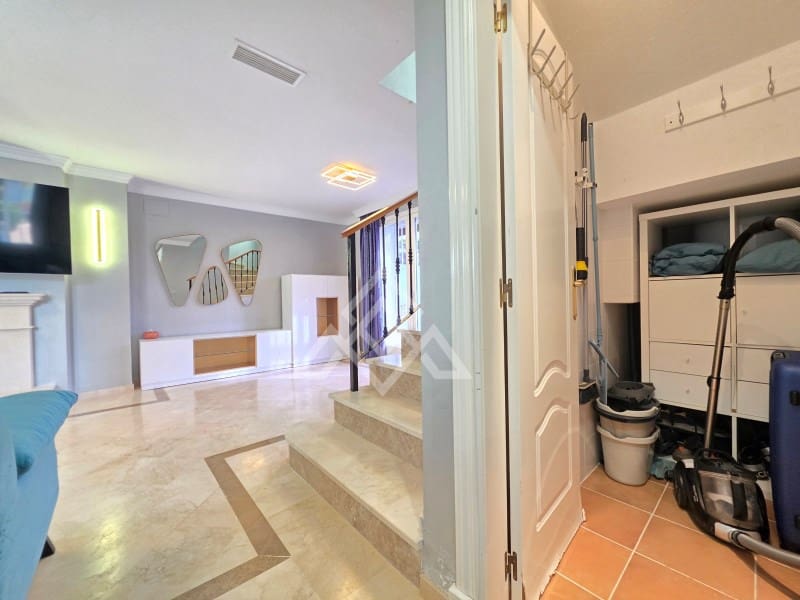 2 sypialnia Dom na sprzedaż w Nueva Andalucia z basenem garażem - 650 000 € (Ref: 10182968)