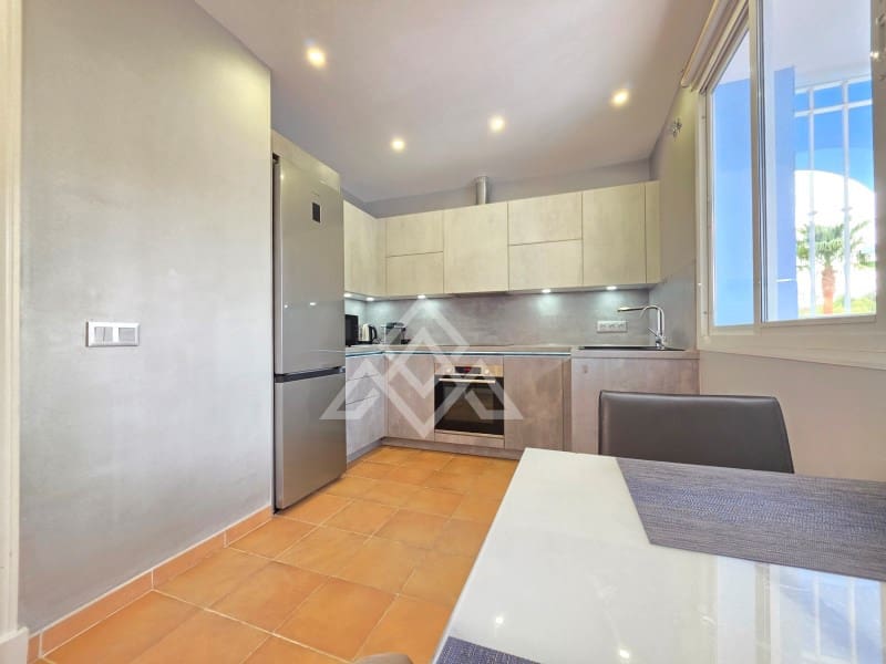 2 sypialnia Dom na sprzedaż w Nueva Andalucia z basenem garażem - 650 000 € (Ref: 10182968)