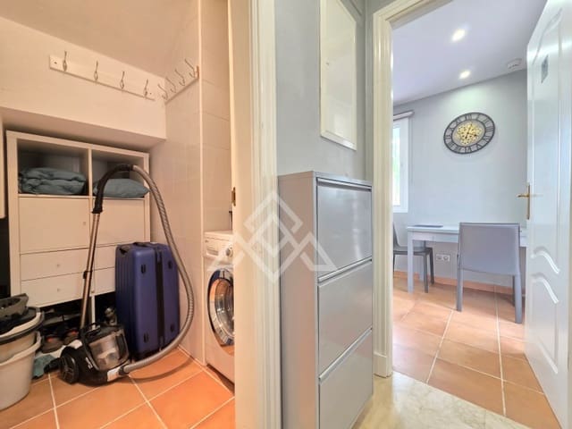 2 sypialnia Dom na sprzedaż w Nueva Andalucia, Marbella z basenem garażem - 650 000 € (Ref: 10182968)