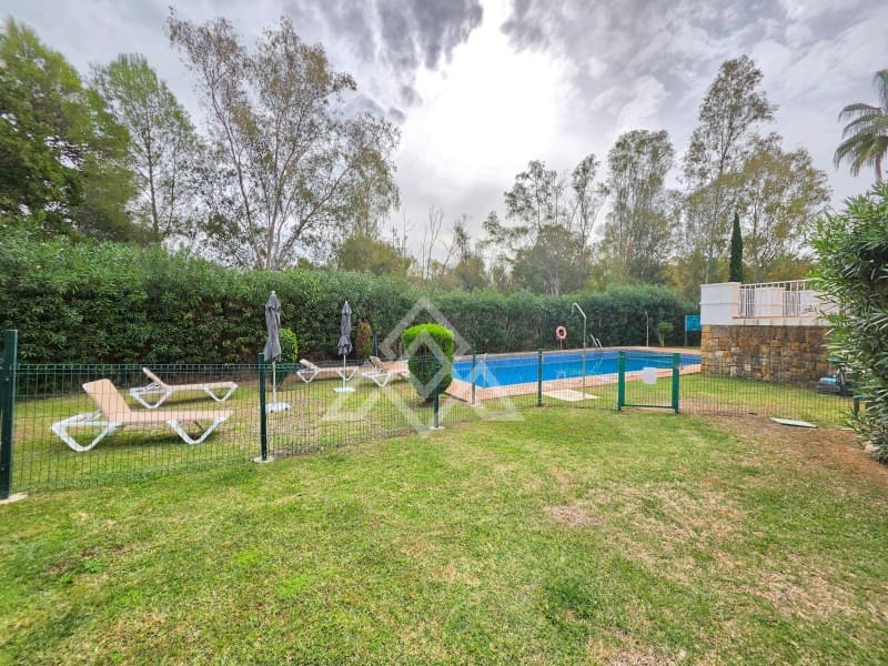 2 sypialnia Dom na sprzedaż w Nueva Andalucia z basenem garażem - 650 000 € (Ref: 10182968)