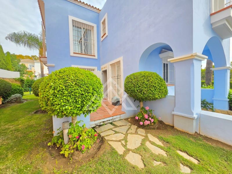 2 sypialnia Dom na sprzedaż w Nueva Andalucia z basenem garażem - 650 000 € (Ref: 10182968)