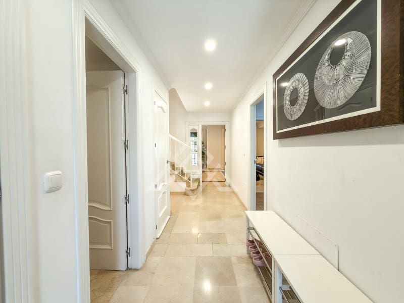 3 soverom Hus til salgs i Golden Mile med svømmebasseng garasje - € 795 000 (Ref: 10184671)