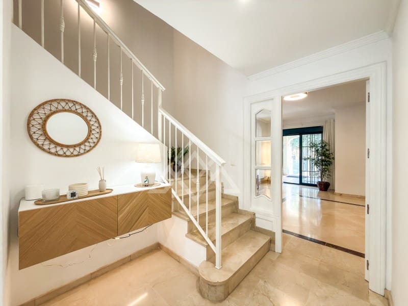3 soverom Hus til salgs i Golden Mile med svømmebasseng garasje - € 795 000 (Ref: 10184671)