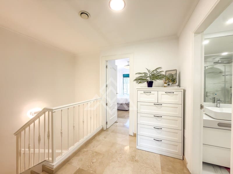 3 soverom Hus til salgs i Golden Mile med svømmebasseng garasje - € 795 000 (Ref: 10184671)