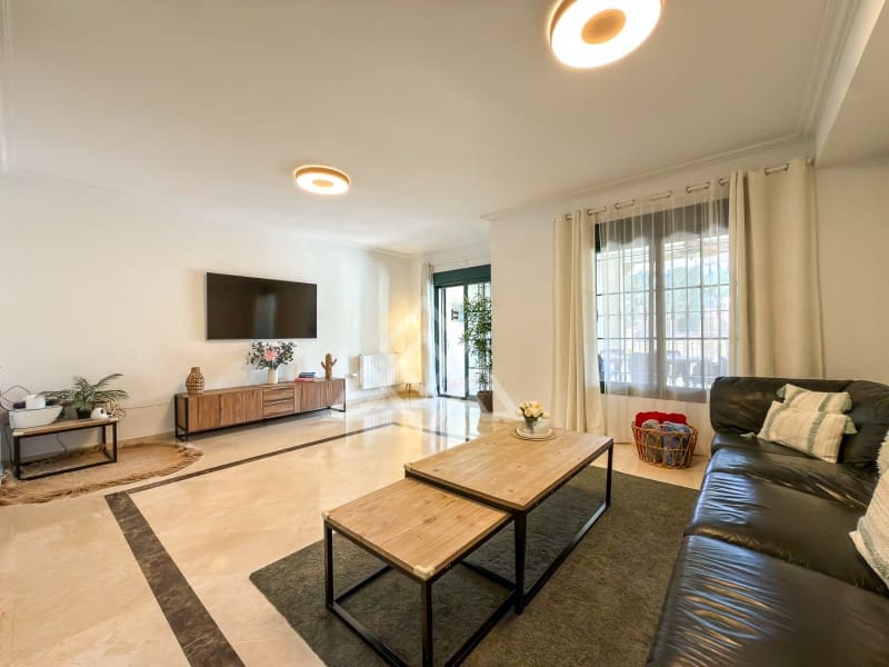 3 soverom Hus til salgs i Golden Mile med svømmebasseng garasje - € 795 000 (Ref: 10184671)