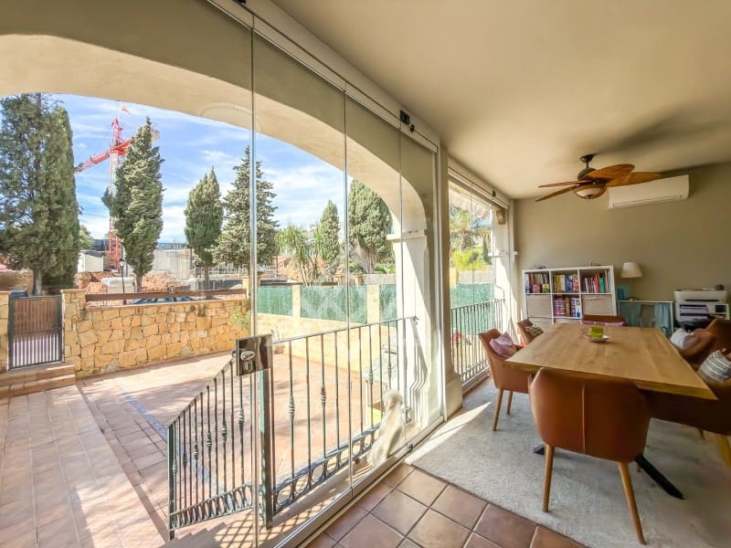3 soverom Hus til salgs i Golden Mile med svømmebasseng garasje - € 795 000 (Ref: 10184671)