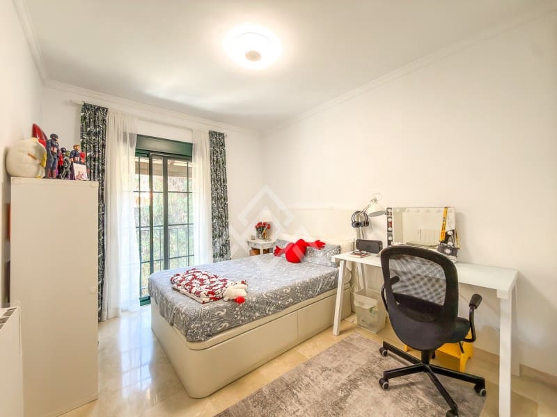 3 soverom Hus til salgs i Golden Mile med svømmebasseng garasje - € 795 000 (Ref: 10184671)