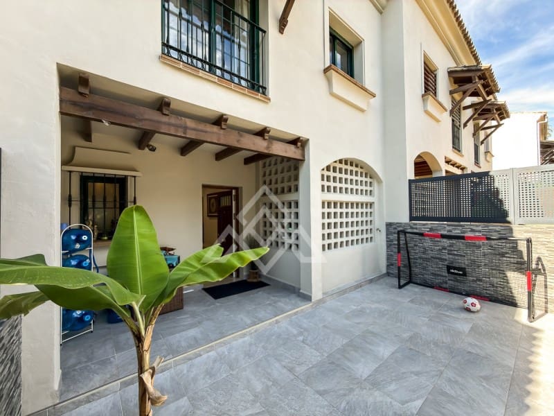 3 soverom Hus til salgs i Golden Mile med svømmebasseng garasje - € 795 000 (Ref: 10184671)
