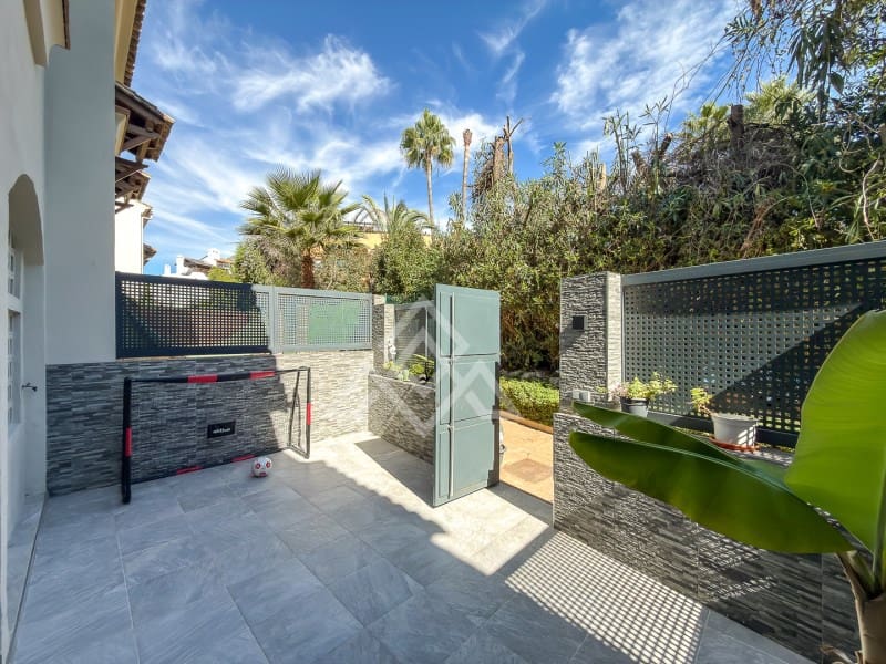 3 soverom Hus til salgs i Golden Mile med svømmebasseng garasje - € 795 000 (Ref: 10184671)