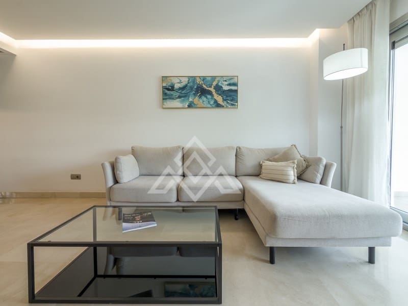 Apartamento de 3 habitaciones en San Pedro de Alcantara en venta con piscina garaje - 690.000 € (Ref: 10184672)