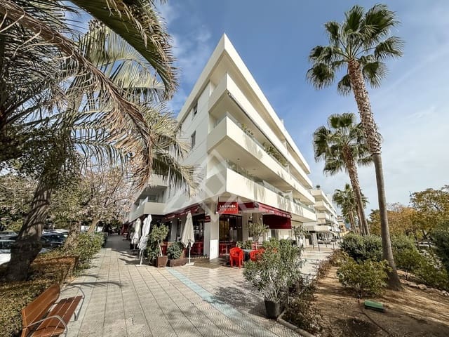 Apartamento de 3 habitaciones en San Pedro de Alcantara, Marbella en venta con piscina garaje - 690.000 € (Ref: 10184672)