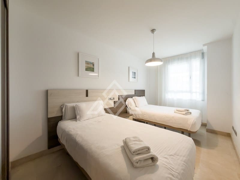 Apartamento de 3 habitaciones en San Pedro de Alcantara en venta con piscina garaje - 690.000 € (Ref: 10184672)
