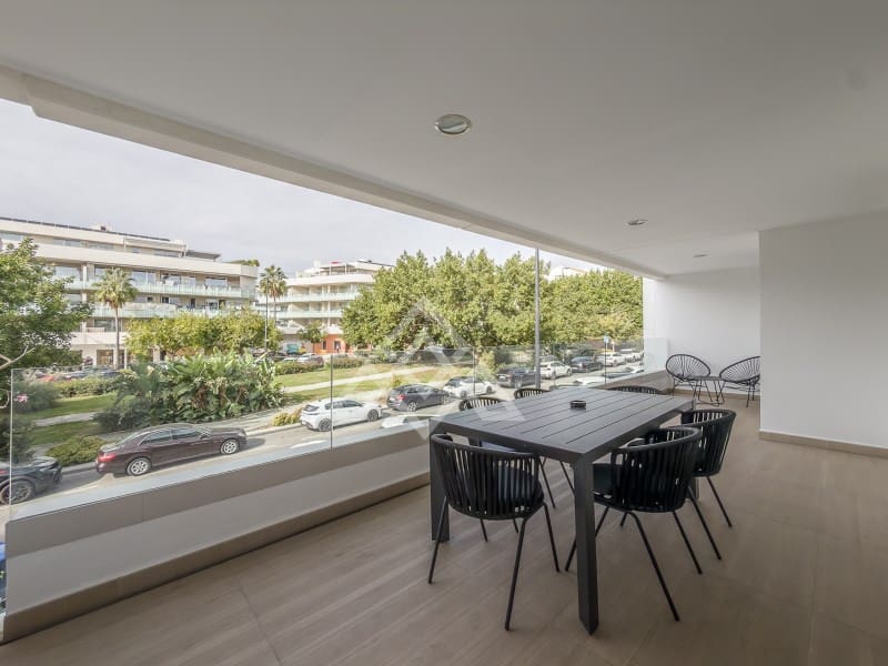 Apartamento de 3 habitaciones en San Pedro de Alcantara en venta con piscina garaje - 690.000 € (Ref: 10184672)